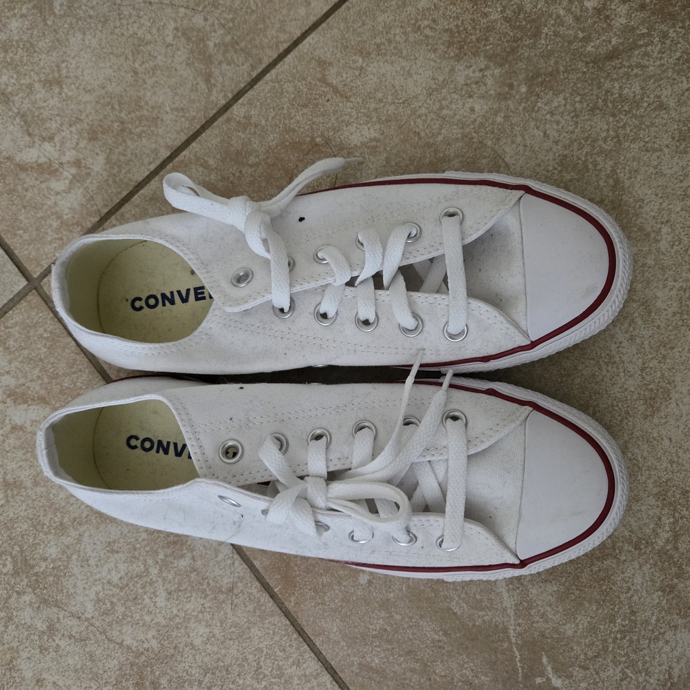 Converse White Canvas Sneakers Classic Design